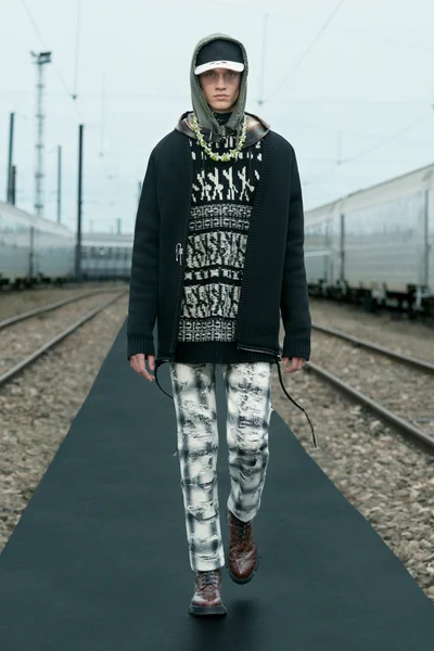 Look 22